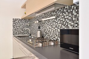 Kühlschrank, Mikrowelle, Geschirrspüler