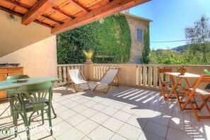 Outdoor dining - Vrbo Property (CASAGLIONE)