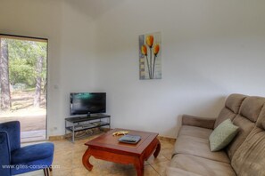 Living area - Vrbo Property (MONACIA D'AULLENE)