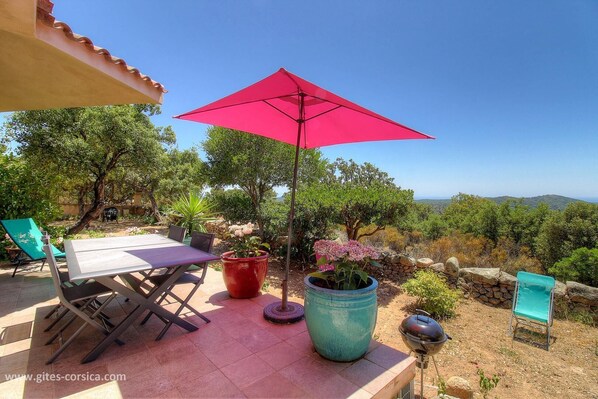 Outdoor dining - Vrbo Property (MONACIA D'AULLENE)