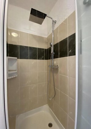 Bathroom - Vrbo Property (LUMIO)
