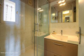 Bathroom - Vrbo Property (CARGESE)