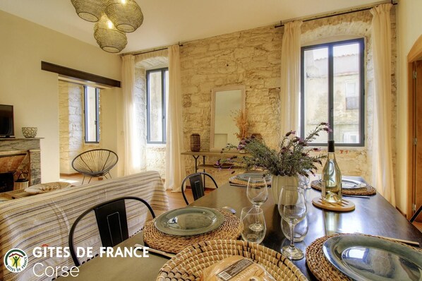 Dining - Vrbo Property (BONIFACIO)