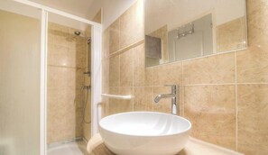 Een douche, een haardroger