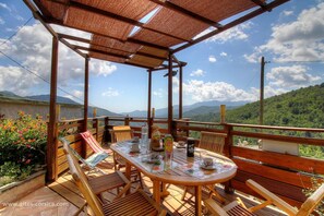 Outdoor dining - Vrbo Property (POGGIO MARINACCIO)