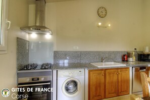 Private kitchen - Vrbo Property (FIGARI)