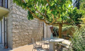 Outdoor dining - Casa Cataronu 1 - LEVIE (LEVIE)