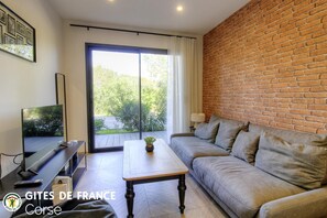 Living area - Vrbo Property (SAINTE LUCIE DE PORTO VECCHIO)