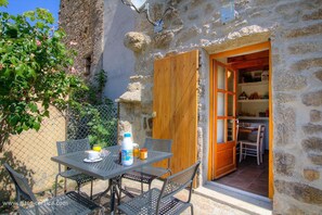 Outdoor dining - Vrbo Property (CRISTINACCE)