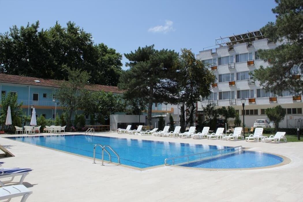 Seasonal outdoor pool