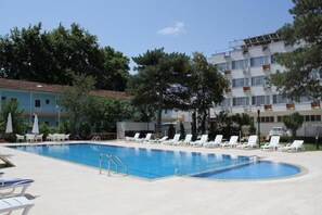 Seasonal outdoor pool - Grand Erdek Hotel (Erdek)