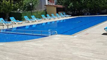 Seasonal outdoor pool