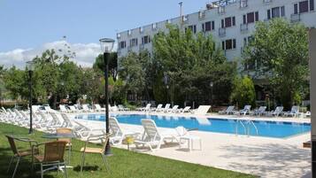 Seasonal outdoor pool