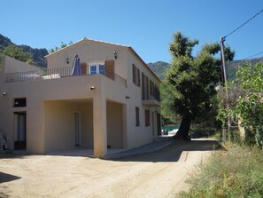 Exterior - Vrbo Property (MURO)