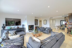 Living area - Vrbo Property (SAINTE LUCIE DE PORTO VECCHIO)