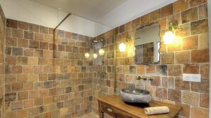 Shower, hair dryer - Casa Scaledda - BOCOGNANO (BOCOGNANO)