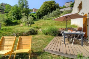 Outdoor dining - Vrbo Property (TOLLA)