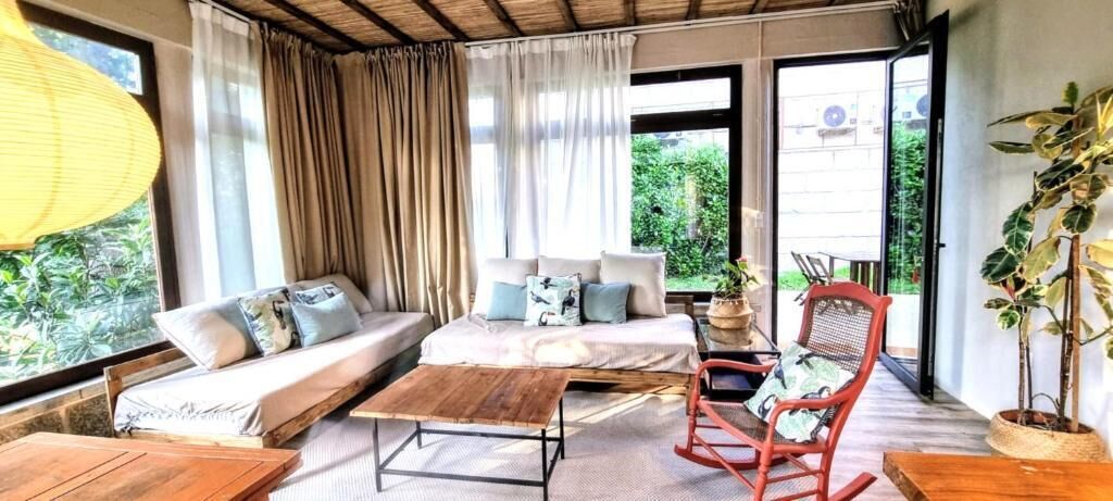 Superior Studio, Partial Lake View | Living area