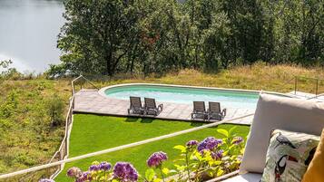 15 outdoor pools, pool umbrellas, sun loungers