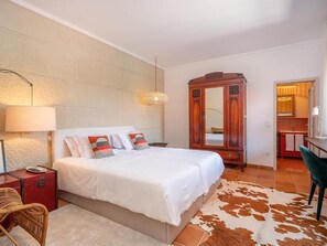 Classic Twin Room, River View - TAMACA nature (Marco de Canaveses)