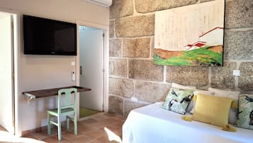 Family Studio, Garden View