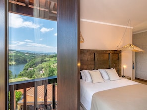 Deluxe Studio Suite, River View