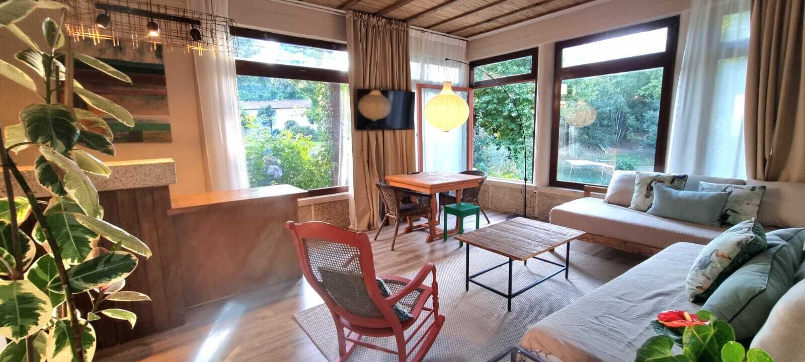 Superior Studio, Partial Lake View