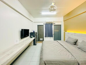 Standard Double Room | Free WiFi - H-Hub BBT (Bang Bua Thong)