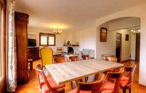 Dining - Vrbo Property (FOLELLI)