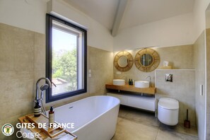 Bathroom - Vrbo Property (AFA)