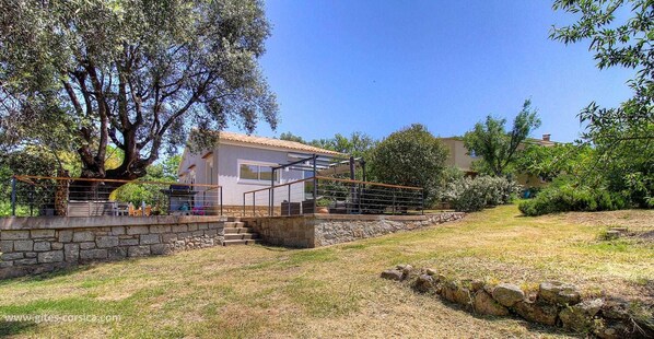 Property grounds - Vrbo Property (SAINTE LUCIE DE PORTO VECCHIO)