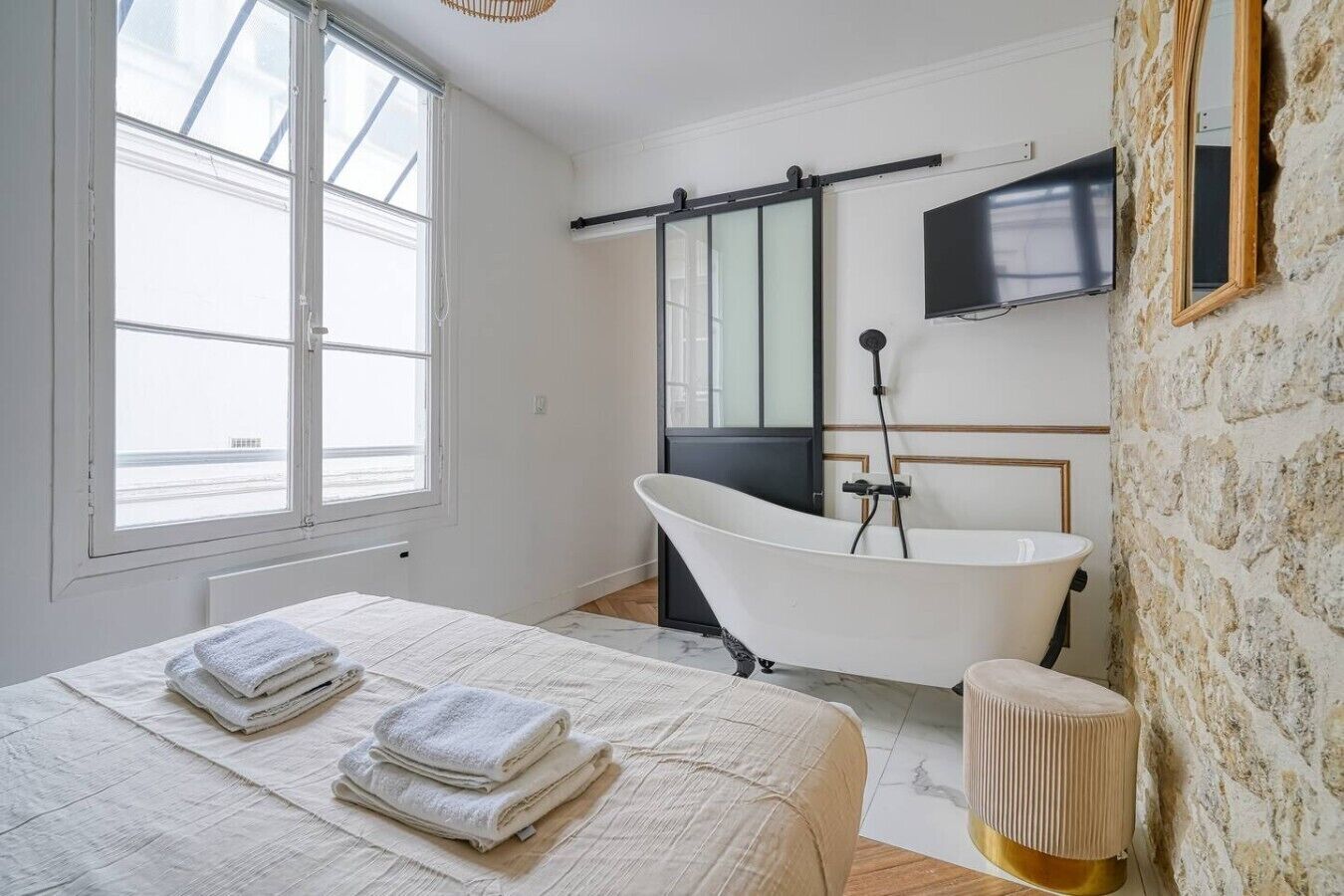 Desk, iron/ironing board, WiFi