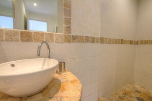 Bathroom - Vrbo Property (BONIFACIO)