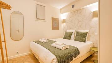 Desk, iron/ironing board, travel crib, WiFi