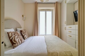 デスク、アイロン / アイロン台、旅行用ベビーベッド、WiFi