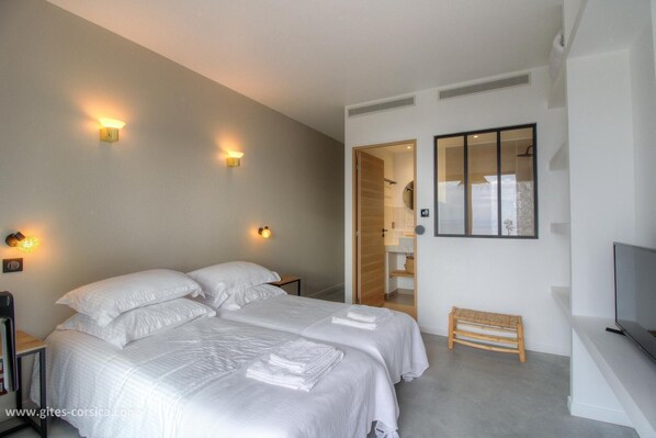 Room - Vrbo Property (CARGESE)