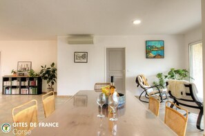 Dining - Vrbo Property (CALCATOGGIO)