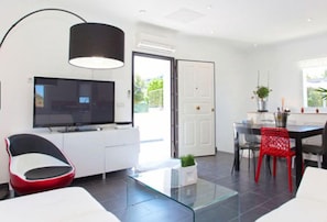 TV, fireplace - Villa Casanova - PIETRALBA (PIETRALBA)