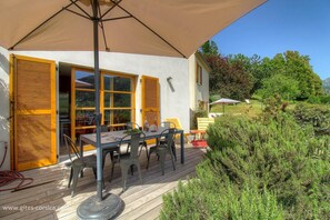 Outdoor dining - Vrbo Property (TOLLA)