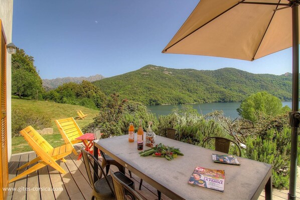 Outdoor dining - Vrbo Property (TOLLA)