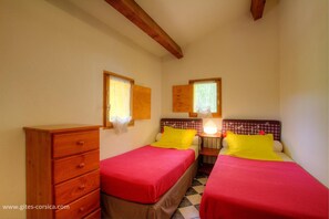 Room - Vrbo Property (SANT ANDREA D'ORCINO)