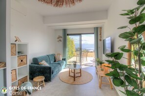 Living area - Vrbo Property (AJACCIO)