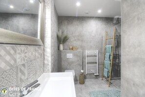 Bathroom - Vrbo Property (AJACCIO)