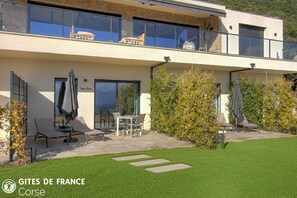 Outdoor dining - Vrbo Property (AJACCIO)