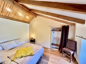 Travel cot, free WiFi - Vacations with family and friends in the countryside (ECCICA SUARELLA)