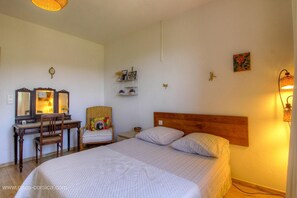 Room - Vrbo Property (CARGESE)