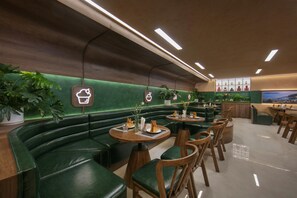 Restaurant - Reviah Hotel (Kim Lien)