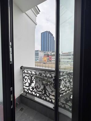 Family Double Room, Balcony | Interior - Reviah Hotel (Kim Lien)
