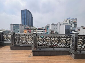 Junior Double or Twin Room, City View | Property grounds - Reviah Hotel (Kim Lien)