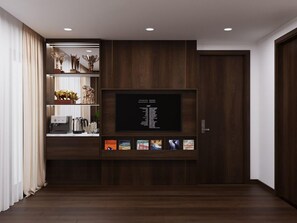 Grand Suite VIP with Terrace | In-room dining - Reviah Hotel (Kim Lien)